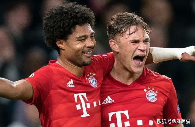 爱游戏体育-包含德甲窗口期走向成谜；巴塞罗那官宣签约；赛场秩序良好；赛程密集仍需轮换的词条